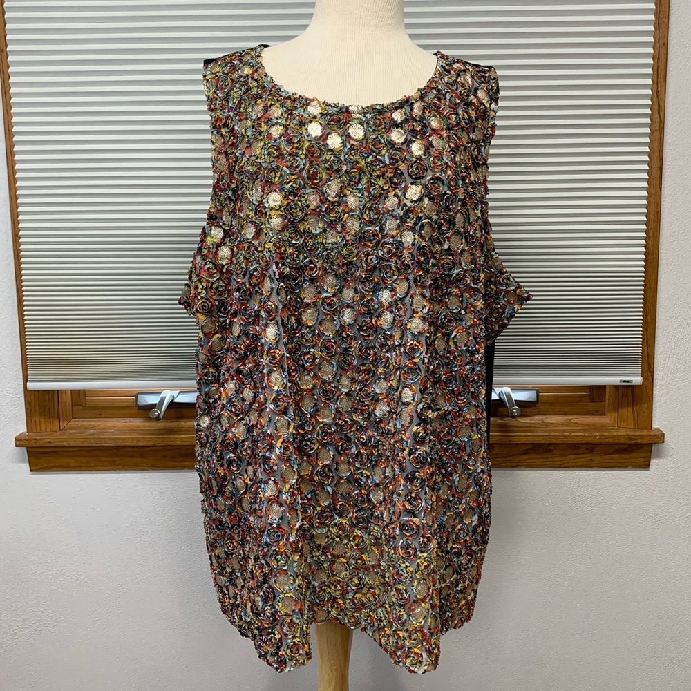 NWT CJ Banks tank with embroidery floral pattern